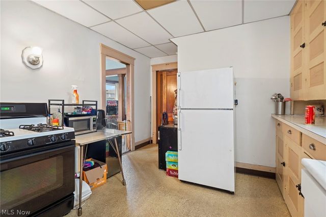 121 Chestnut Avenue NE, Massillon, OH 44646