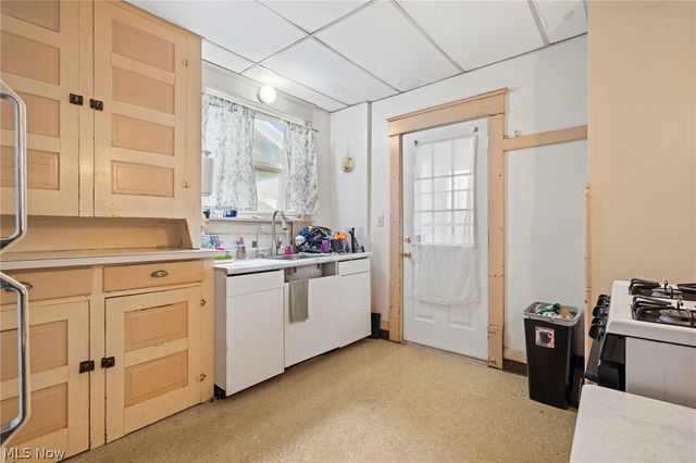 121 Chestnut Avenue NE, Massillon, OH 44646