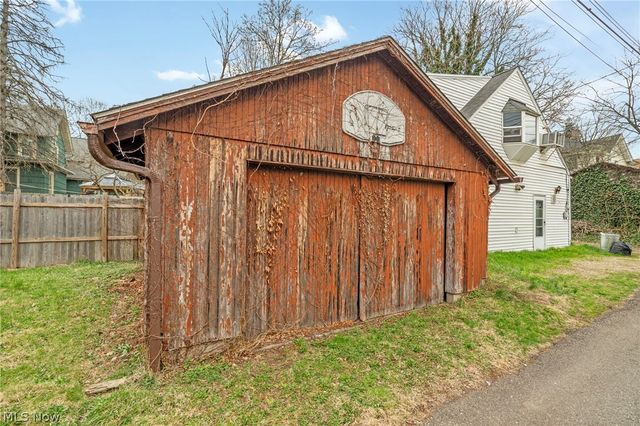 121 Chestnut Avenue NE, Massillon, OH 44646