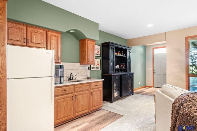 11223 N 84th Street, Lincoln, NE 68517