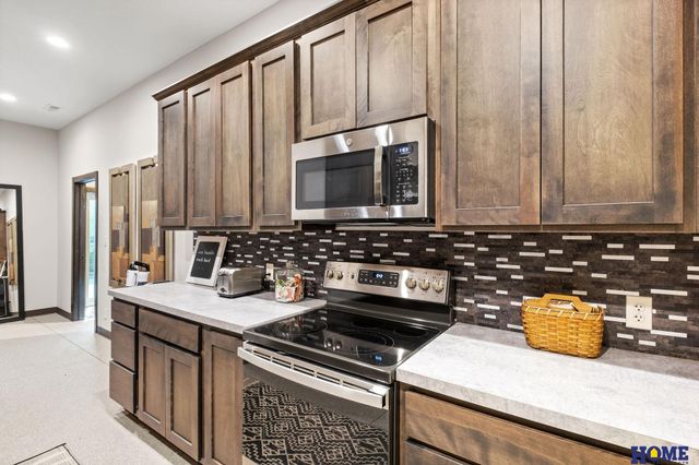 11223 N 84th Street, Lincoln, NE 68517