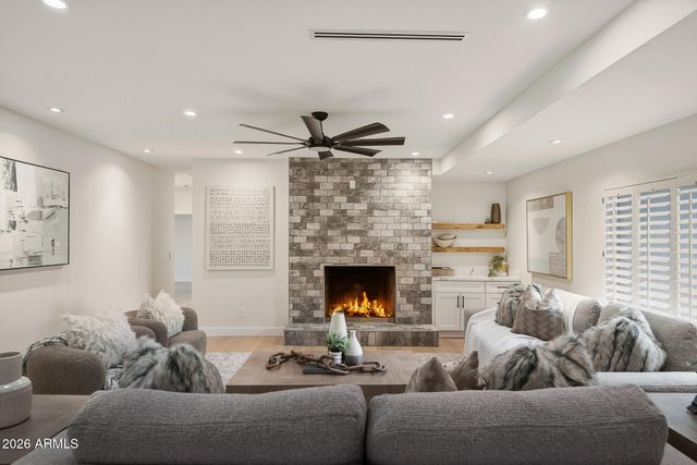 5919 N 45TH Street, Phoenix, AZ 85018