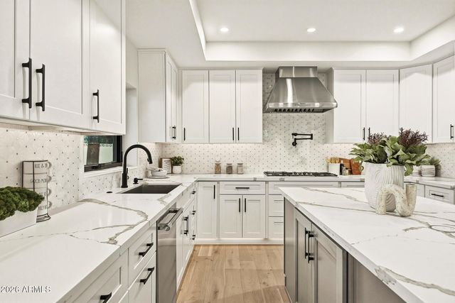 5919 N 45TH Street, Phoenix, AZ 85018