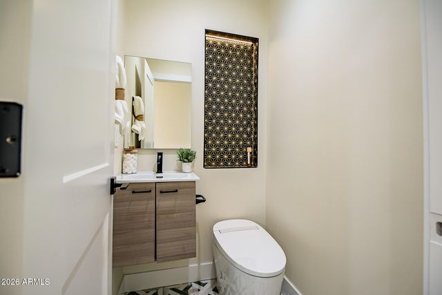 5919 N 45TH Street, Phoenix, AZ 85018