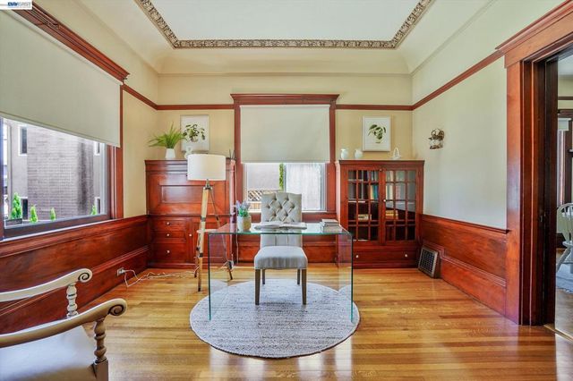 2056 Santa Clara Ave, Alameda, CA 94501