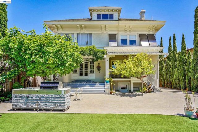 2056 Santa Clara Ave, Alameda, CA 94501