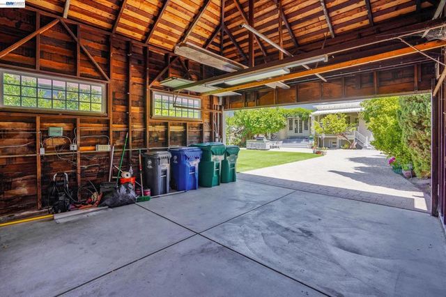 2056 Santa Clara Ave, Alameda, CA 94501