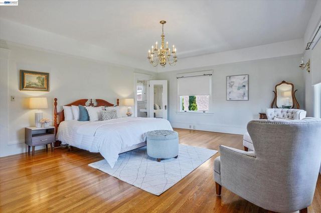 2056 Santa Clara Ave, Alameda, CA 94501