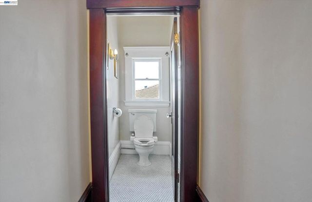 2056 Santa Clara Ave, Alameda, CA 94501