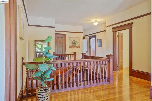 2056 Santa Clara Ave, Alameda, CA 94501