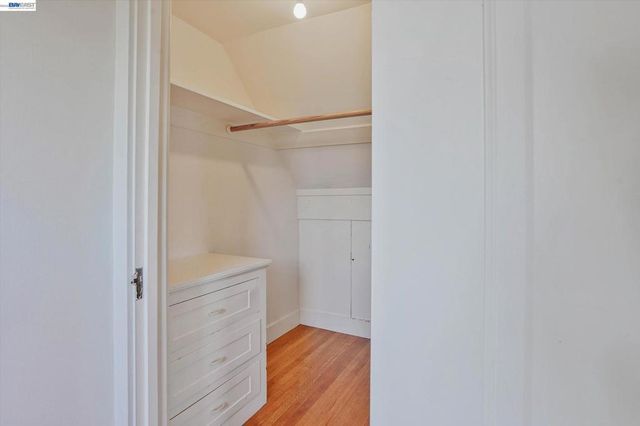 2056 Santa Clara Ave, Alameda, CA 94501