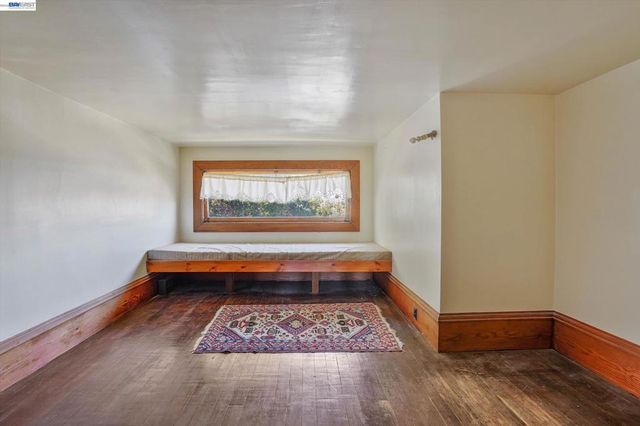 2056 Santa Clara Ave, Alameda, CA 94501