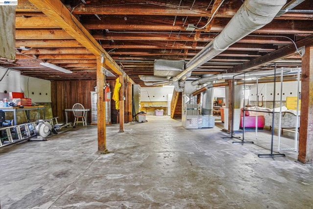 2056 Santa Clara Ave, Alameda, CA 94501