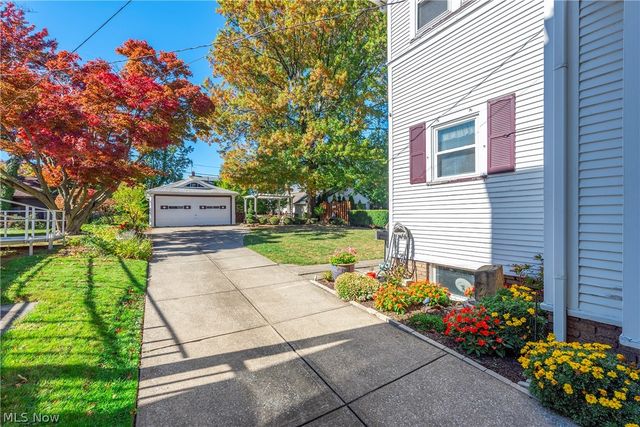 1488 Belle Avenue, Lakewood, OH 44107
