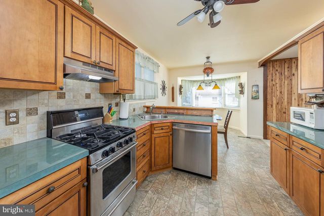 110 LAKE VIEW AVE, Blackwood, NJ 08012