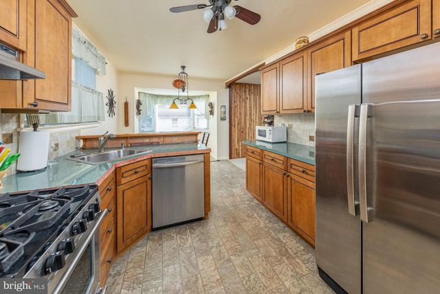 110 LAKE VIEW AVE, Blackwood, NJ 08012