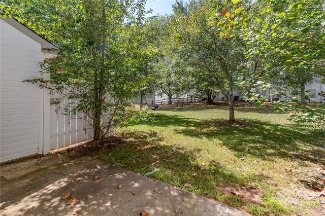 5550 Strathmoor Manor Circle, Lithonia, GA 30058