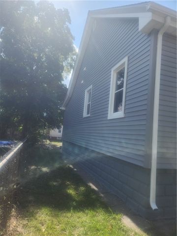 15 South Carpenter Street, East Providence, RI 02914