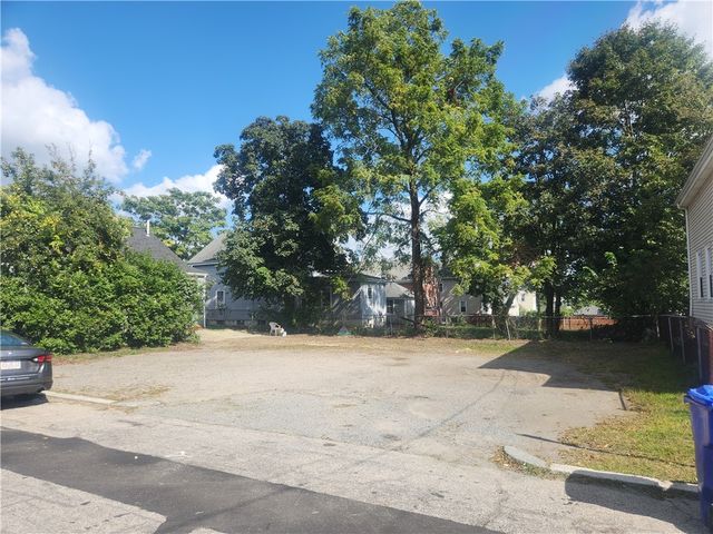 15 South Carpenter Street, East Providence, RI 02914
