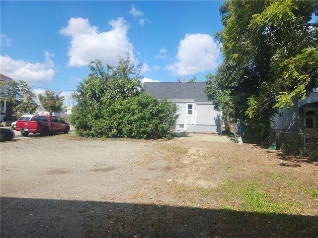 15 South Carpenter Street, East Providence, RI 02914