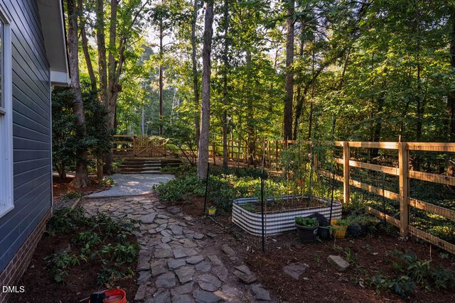 9 Edgestone Place, Chapel Hill, NC 27517