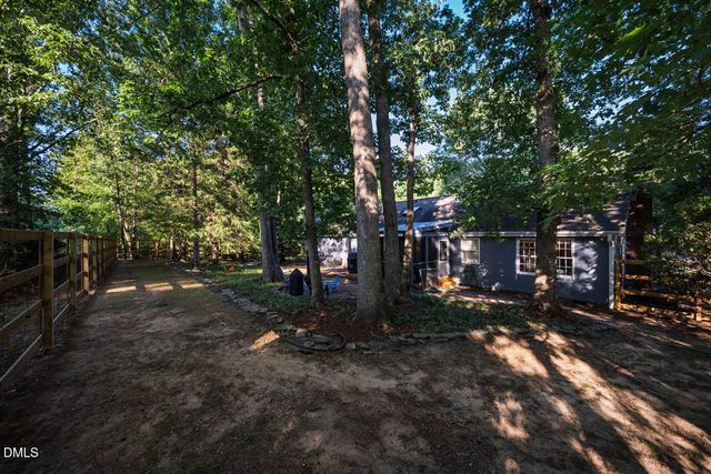 9 Edgestone Place, Chapel Hill, NC 27517