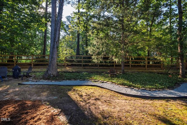 9 Edgestone Place, Chapel Hill, NC 27517