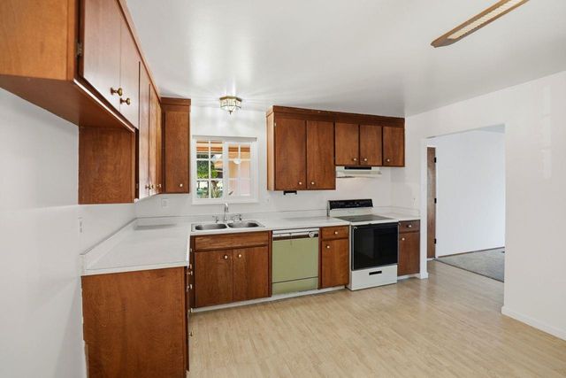 1666 El Dorado Drive, Salinas, CA 93906