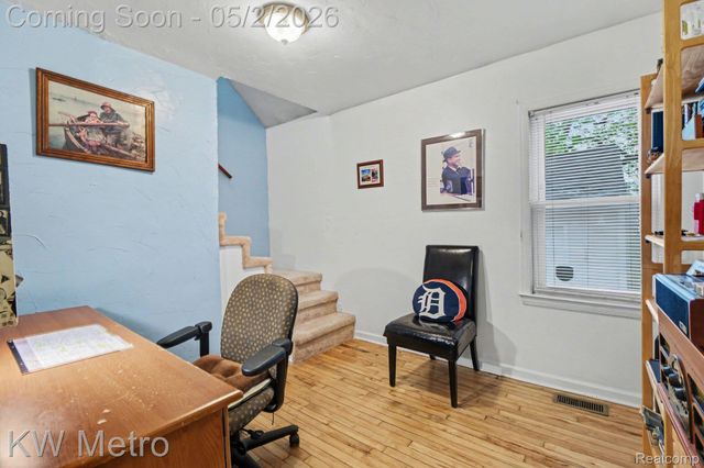 21945 Cyman Avenue, Warren, MI 48091