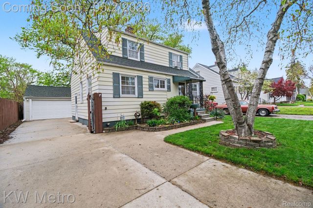 21945 Cyman Avenue, Warren, MI 48091