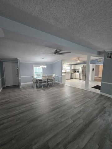 134 Grissom Drive, Gun Barrel City, TX 75156