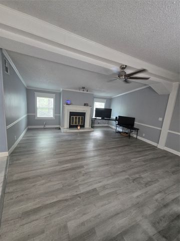 134 Grissom Drive, Gun Barrel City, TX 75156