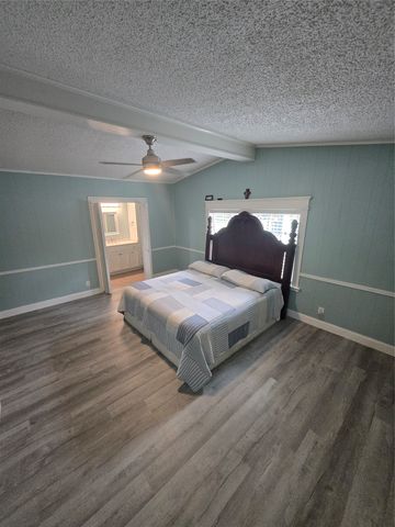 134 Grissom Drive, Gun Barrel City, TX 75156