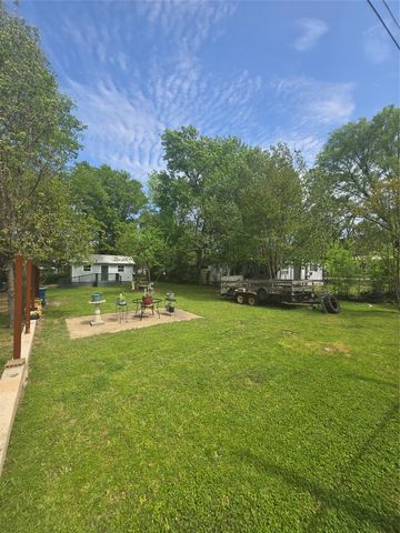 134 Grissom Drive, Gun Barrel City, TX 75156