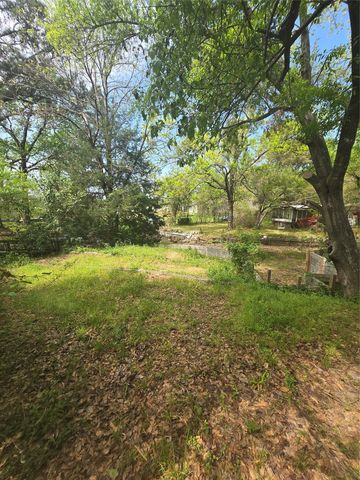 134 Grissom Drive, Gun Barrel City, TX 75156