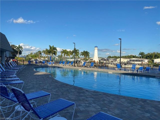 5701 Captain John Smith LOOP, North Fort Myers, FL 33917