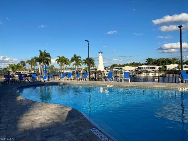 5701 Captain John Smith LOOP, North Fort Myers, FL 33917