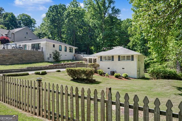1942 Kenwood Road SE, Smyrna, GA 30082