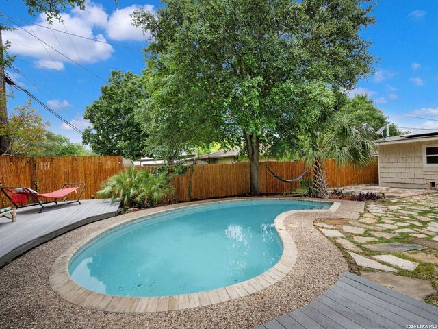 542 BRIGHTWOOD PL, San Antonio, TX 78209