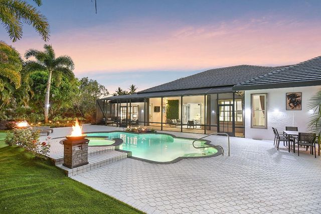 15700 Carrera Lane, Wellington, FL 33414