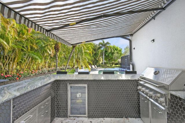 15700 Carrera Lane, Wellington, FL 33414