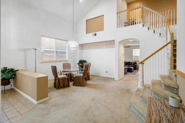 121 Alcantar Cir, Sacramento, CA 95834