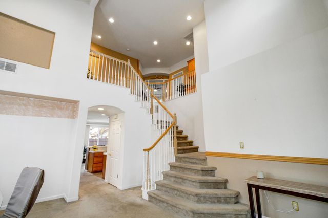 121 Alcantar Cir, Sacramento, CA 95834