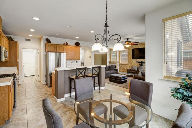 121 Alcantar Cir, Sacramento, CA 95834