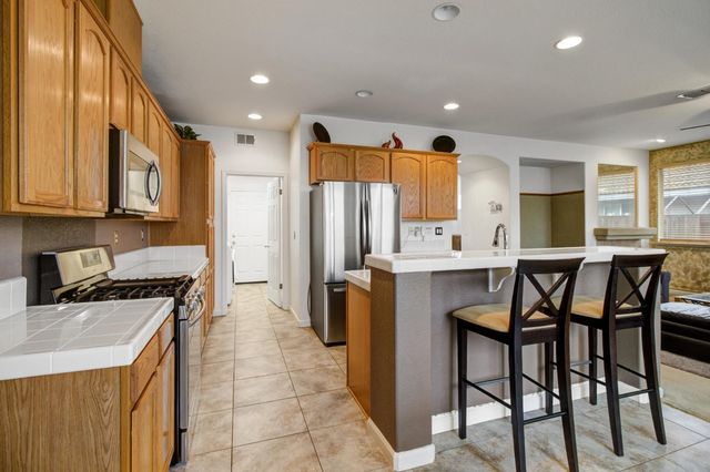 121 Alcantar Cir, Sacramento, CA 95834