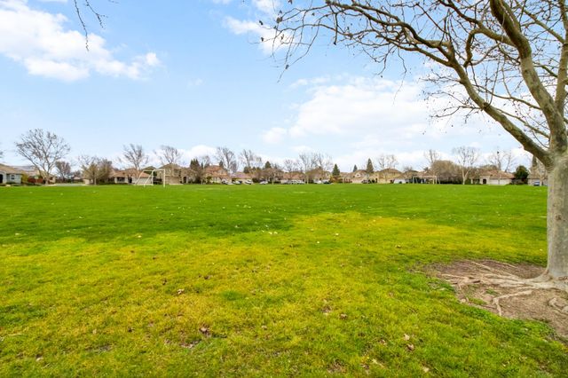 121 Alcantar Cir, Sacramento, CA 95834