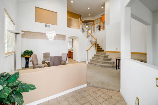 121 Alcantar Cir, Sacramento, CA 95834