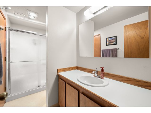 9910 Sw TRAPPER Ter, Beaverton, OR 97008