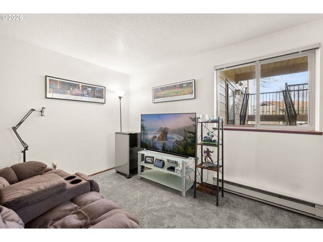 9910 Sw TRAPPER Ter, Beaverton, OR 97008