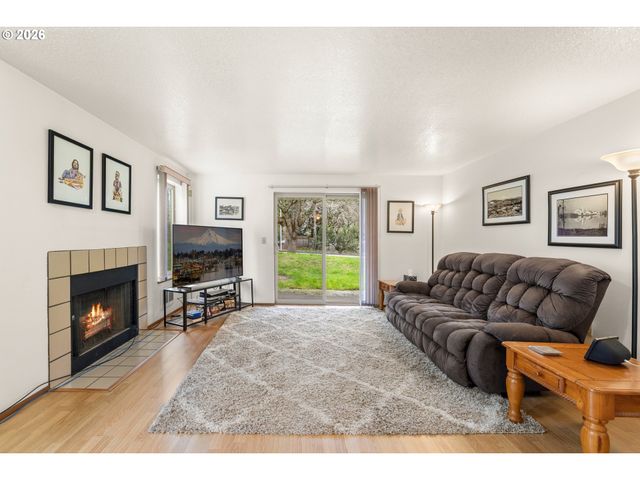 9910 Sw TRAPPER Ter, Beaverton, OR 97008